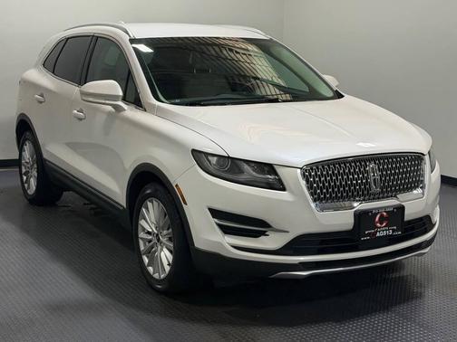 White 2019 Lincoln MKC Standard