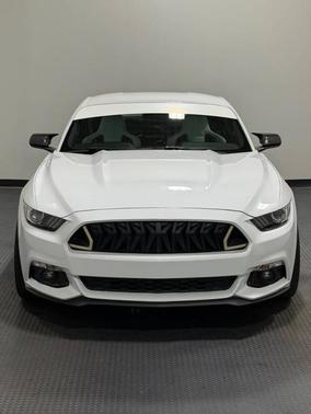 Oxford White 2015 Ford Mustang
