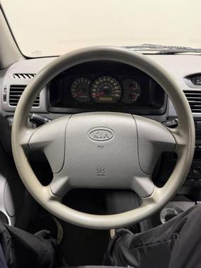 2004 Kia Rio 