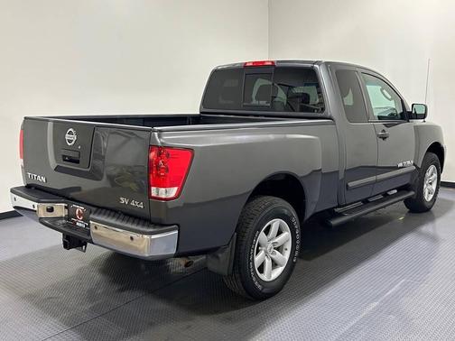 2011 Nissan Titan SV