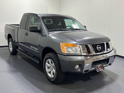 2011 Nissan Titan SV