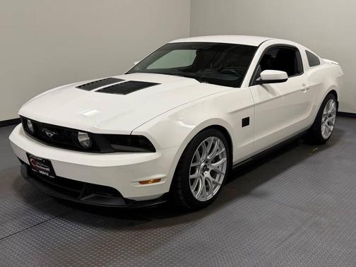 White 2012 Ford Mustang GT