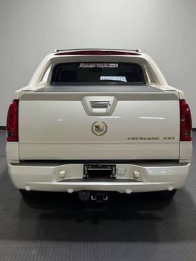 White 2005 Cadillac Escalade EXT