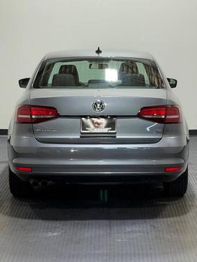Platinum Gray Metallic 2018 Volkswagen Jetta 1.4T SE