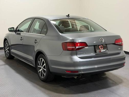 Platinum Gray Metallic 2018 Volkswagen Jetta 1.4T SE
