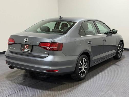 Platinum Gray Metallic 2018 Volkswagen Jetta 1.4T SE