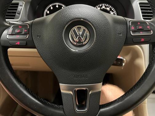 2013 Volkswagen Passat 2.5 SE