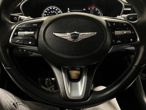 2022 Genesis G70 2.0T