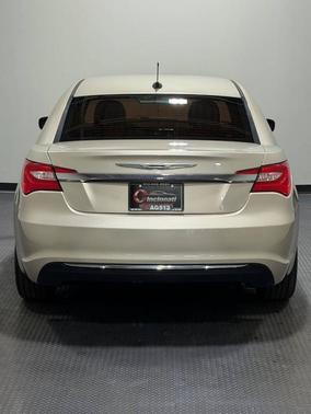 2014 Chrysler 200 LX