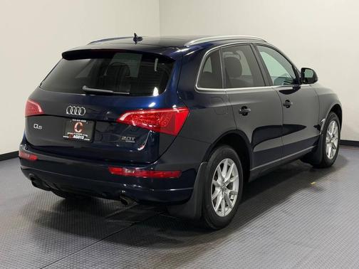 Blue 2011 Audi Q5 2.0T Premium