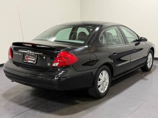 Black Clearcoat 2003 Ford Taurus SEL