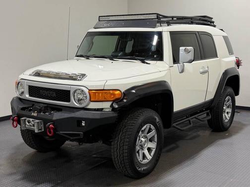 White 2014 Toyota FJ Cruiser Base