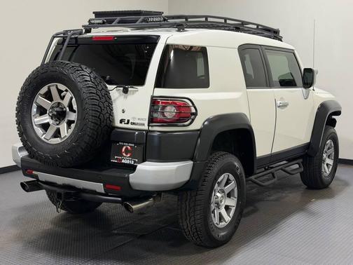 White 2014 Toyota FJ Cruiser Base