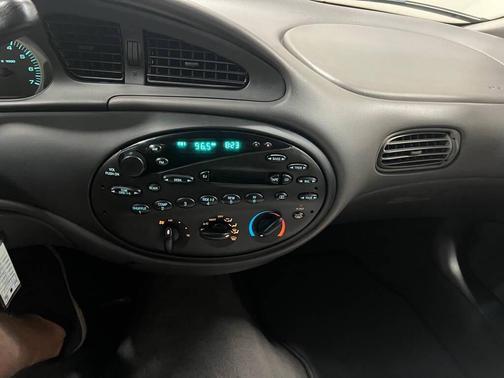 1999 Ford Taurus SE