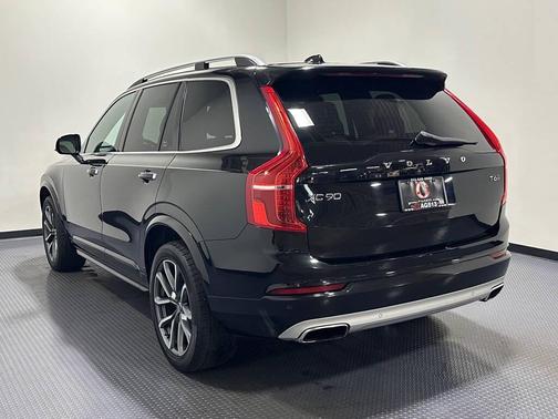 2018 Volvo XC90 T6 Momentum