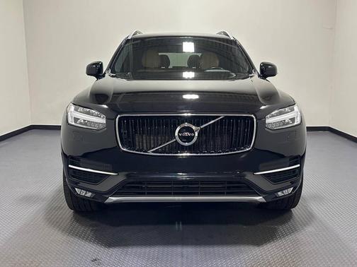 2018 Volvo XC90 T6 Momentum