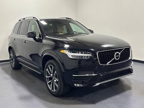 2018 Volvo XC90 T6 Momentum