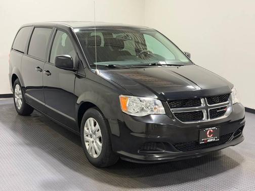 Black 2018 Dodge Grand Caravan SE