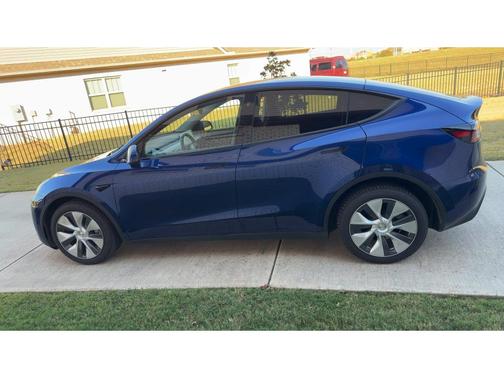 Deep Blue Metallic 2023 Tesla Model Y Performance