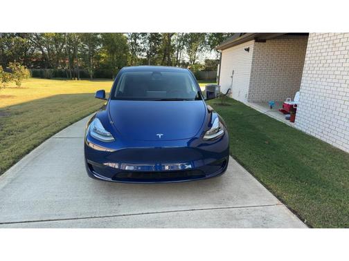 Deep Blue Metallic 2023 Tesla Model Y Performance
