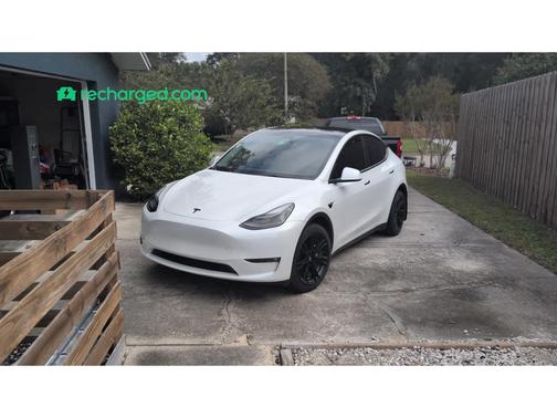 Pearl White Multi 2023 Tesla Model Y Long Range