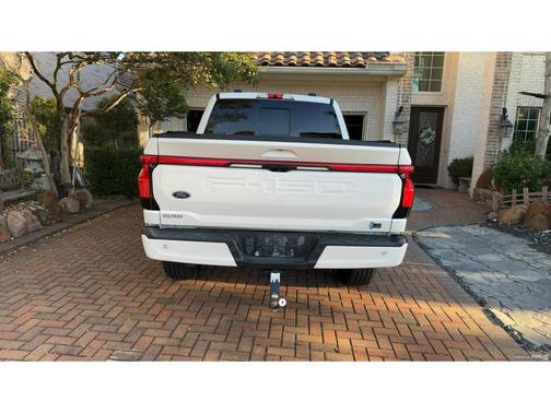 Star White 2023 Ford F-150 Lightning Platinum