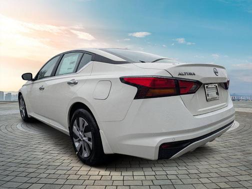 2025 Nissan Altima S FWD