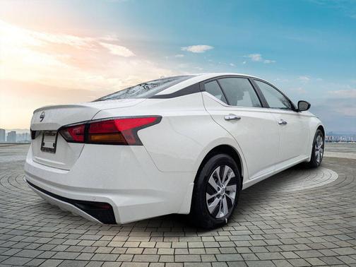 2025 Nissan Altima S FWD