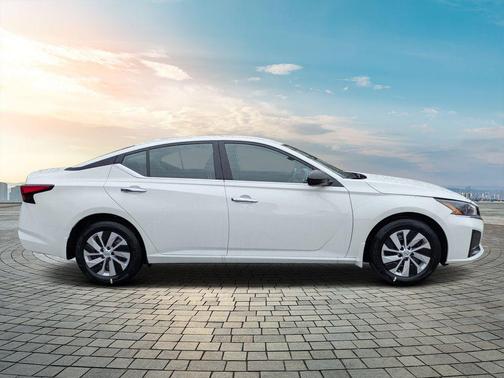 2025 Nissan Altima S FWD