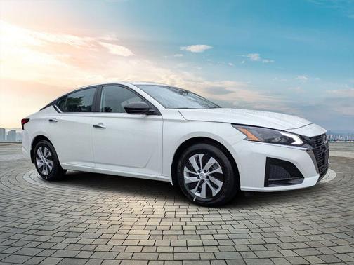 2025 Nissan Altima S FWD