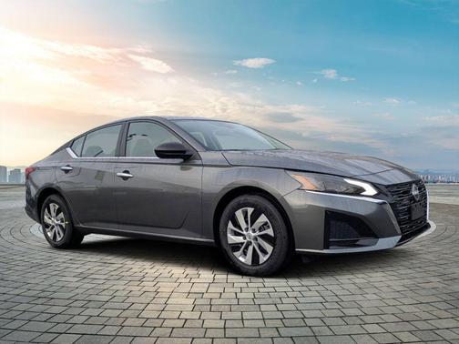 2025 Nissan Altima S FWD