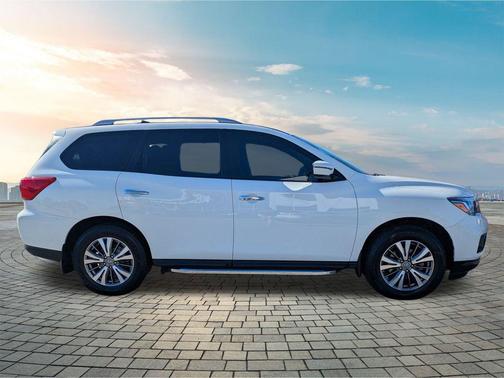 2019 Nissan Pathfinder S