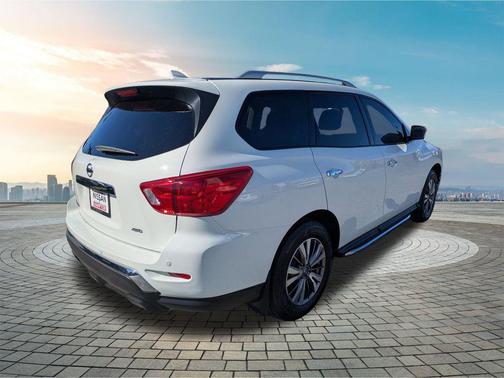 2019 Nissan Pathfinder S