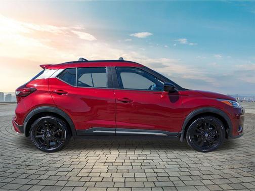 2021 Nissan Kicks SR