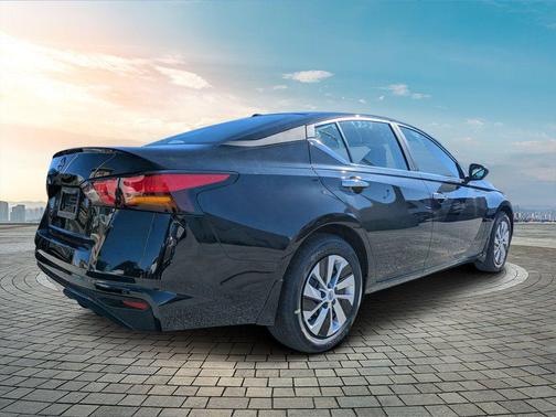 2025 Nissan Altima S FWD