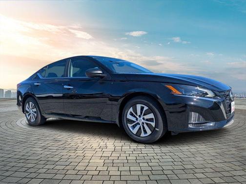 2025 Nissan Altima S FWD