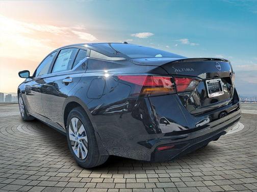 2025 Nissan Altima S FWD