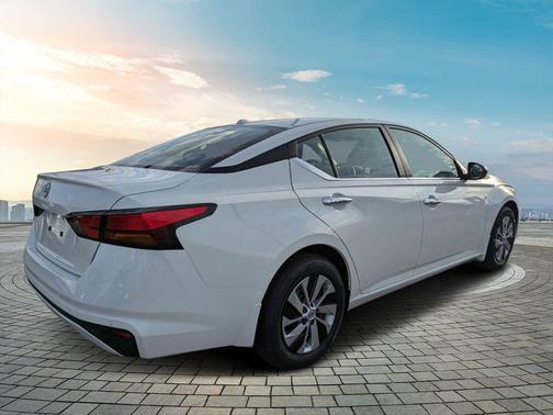 2025 Nissan Altima S FWD