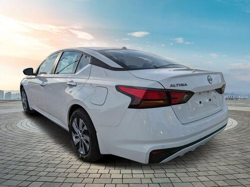 2025 Nissan Altima S FWD