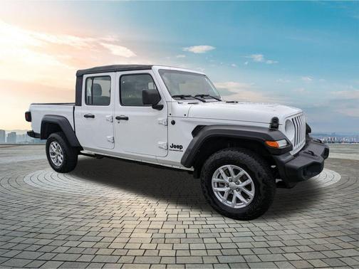 2022 Jeep Gladiator Sport