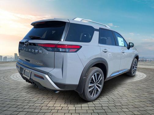 2025 Nissan Pathfinder Platinum FWD