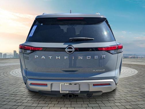 2025 Nissan Pathfinder Platinum FWD