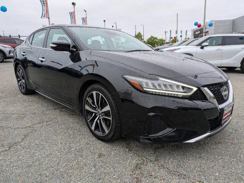 Black 2023 Nissan Maxima SV
