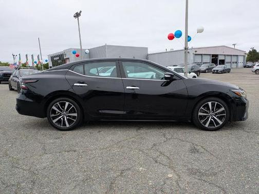 Black 2023 Nissan Maxima SV