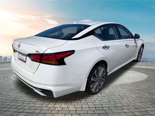 2025 Nissan Altima SL FWD