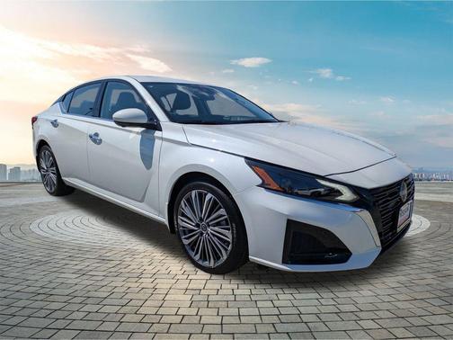 2025 Nissan Altima SL FWD