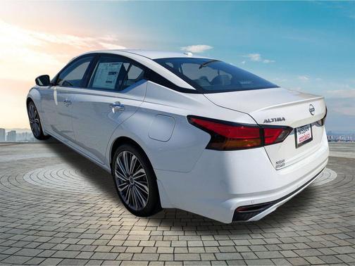 2025 Nissan Altima SL FWD