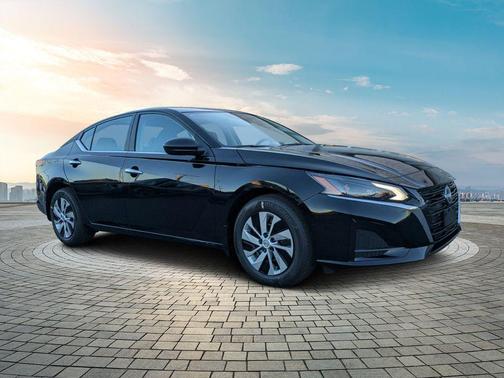 2025 Nissan Altima S FWD