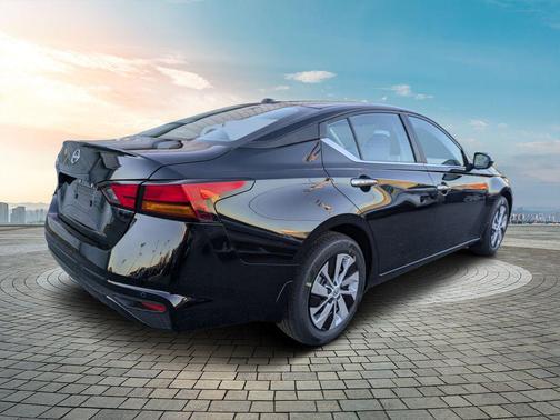 2025 Nissan Altima S FWD