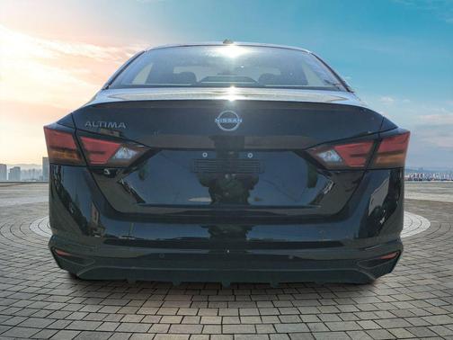 2025 Nissan Altima S FWD